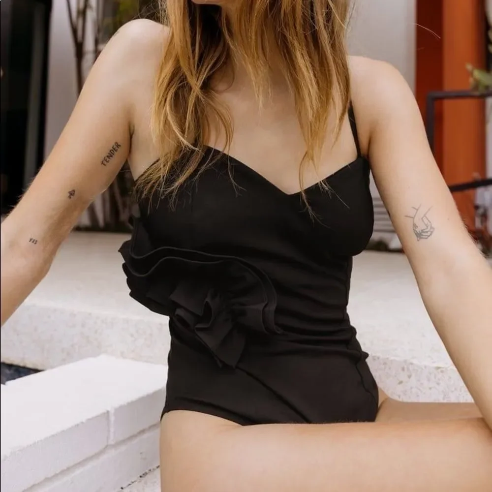 ZARA Ruffle Bodysuit - Picture 1 of 16